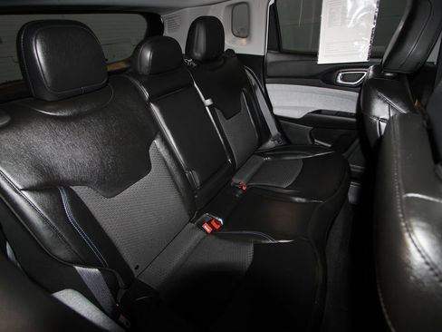 Used 2022 Jeep Compass Latitude FWD image 21