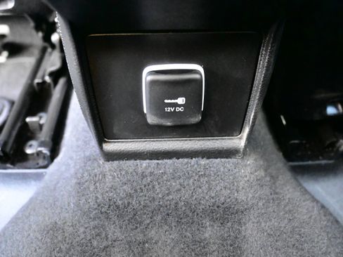 Used 2025 Jeep Compass Limited image 16