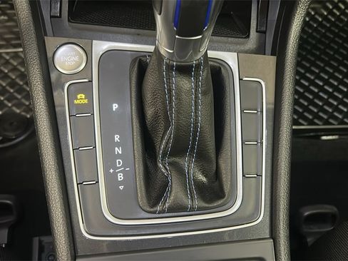 Used 2019 Volkswagen e-Golf SE w/ Driver Assistance Package image 20