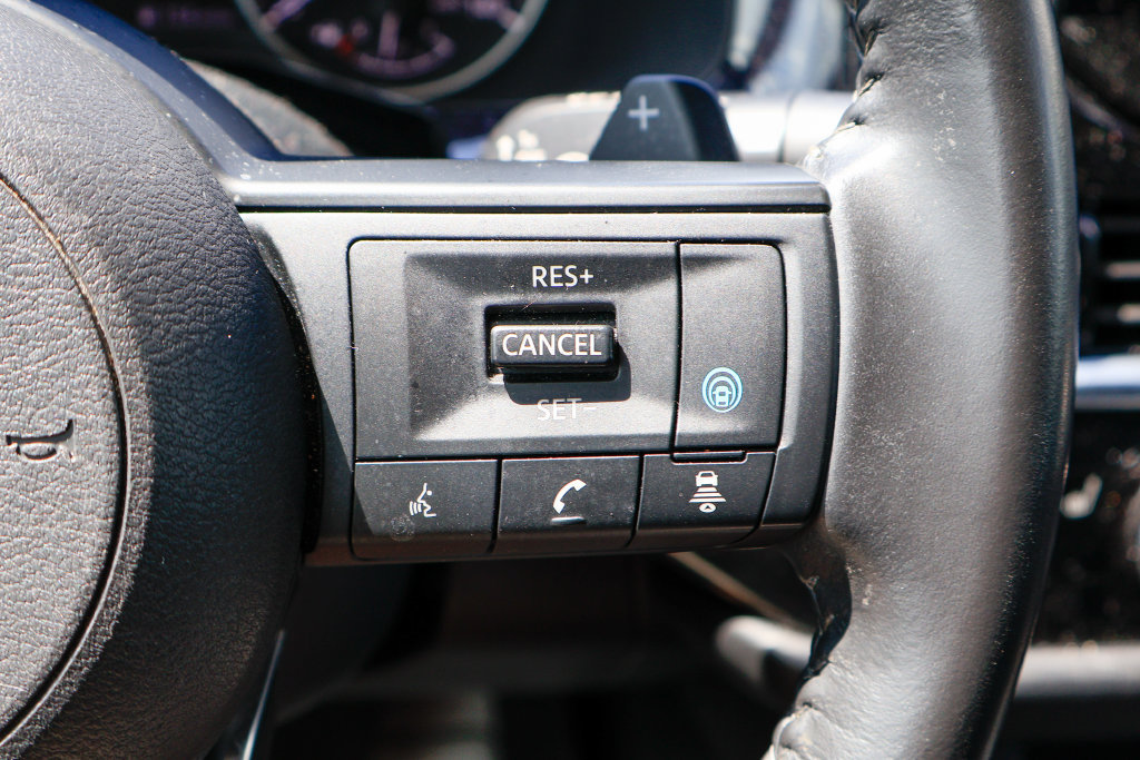 Used 2025 Nissan Pathfinder SV AWD/4WD image 15