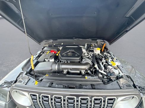 Used 2025 Jeep Wrangler Unlimited Sahara w/ Safety Group image 18