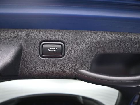 Used 2023 Kia Sportage SX image 16