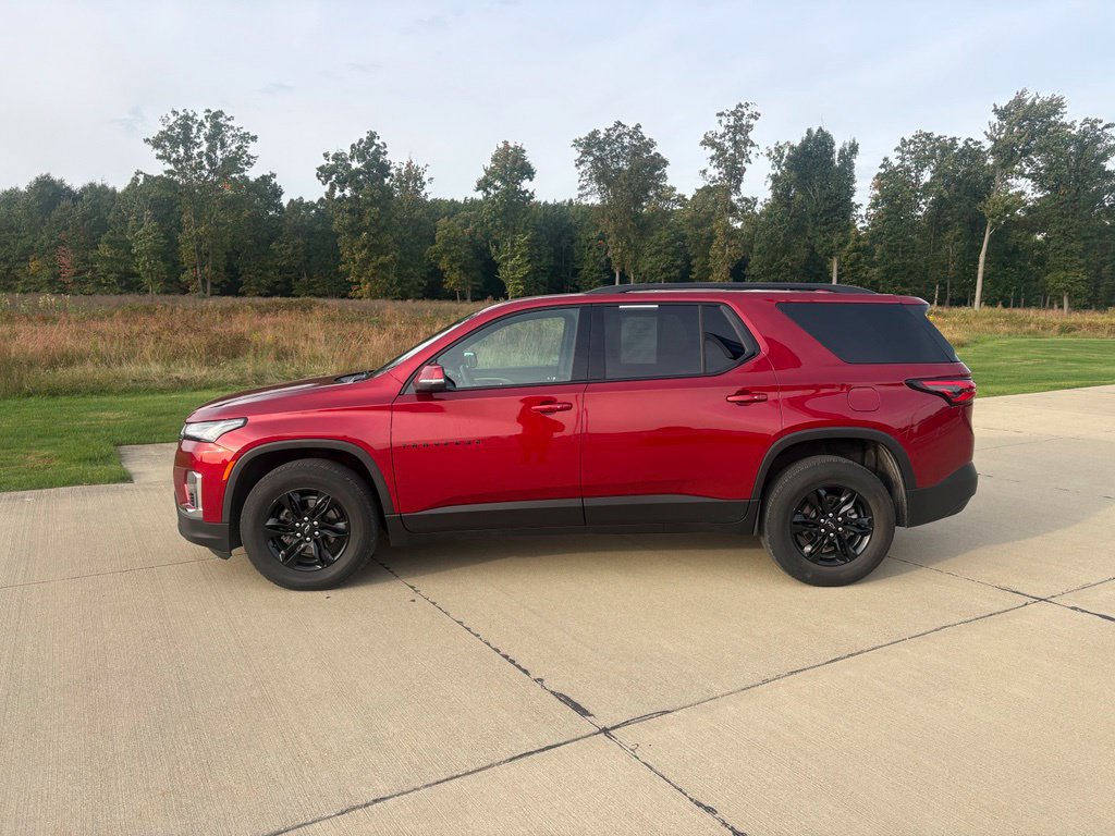 Used 2024 Chevrolet Traverse LT FWD image 3