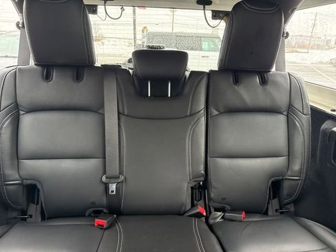 Used 2020 Jeep Wrangler Unlimited Sahara image 18