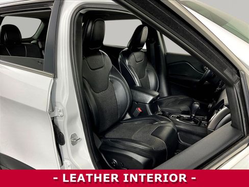 Used 2019 Jeep Cherokee Limited AWD/4WD image 28