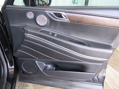 Used 2022 Genesis GV80 2.5T w/ Advanced Package 02 image 31