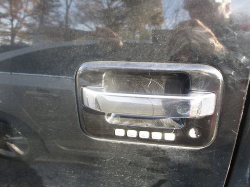 Used 2011 Ford F150 Lariat w/ Lariat Chrome Pkg image 9