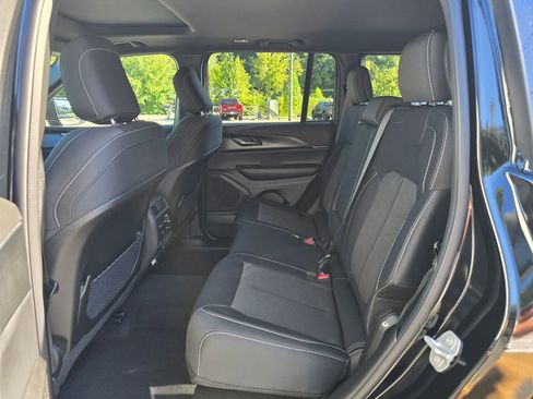 New 2025 Jeep Grand Cherokee Laredo X w/ Luxury Tech Group I image 10