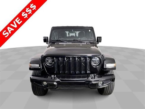 Used 2022 Jeep Gladiator Overland image 3