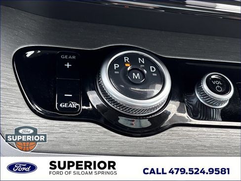 Used 2025 Ford Expedition Platinum image 40