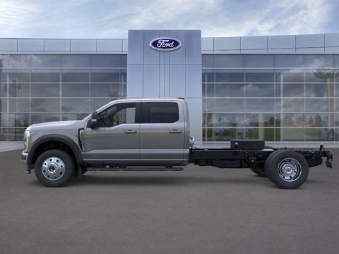 New 2026 Ford F550 4x4 Crew Cab image 3