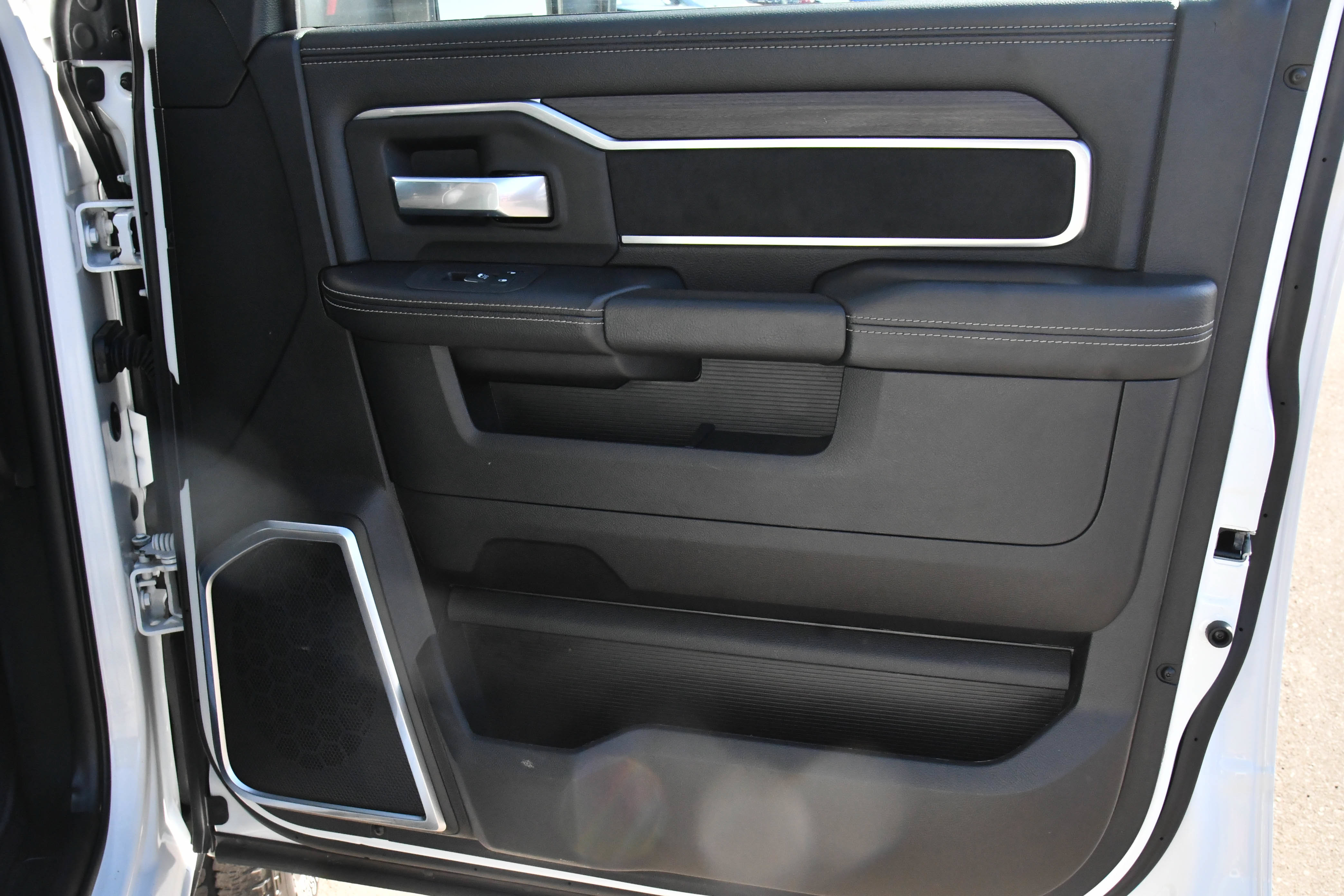 Used 2026 RAM 2500 Laramie AWD/4WD image 54