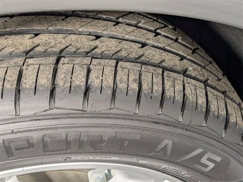 Used 2023 Dodge Durango GT image 9