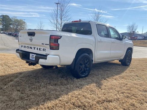 Used 2023 Nissan Frontier SV w/ Midnight Edition Package image 3
