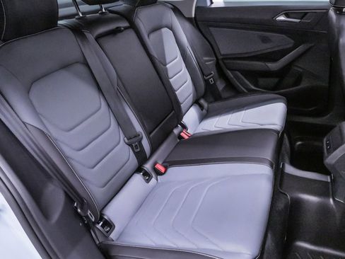 Used 2025 Volkswagen Jetta SEL image 12