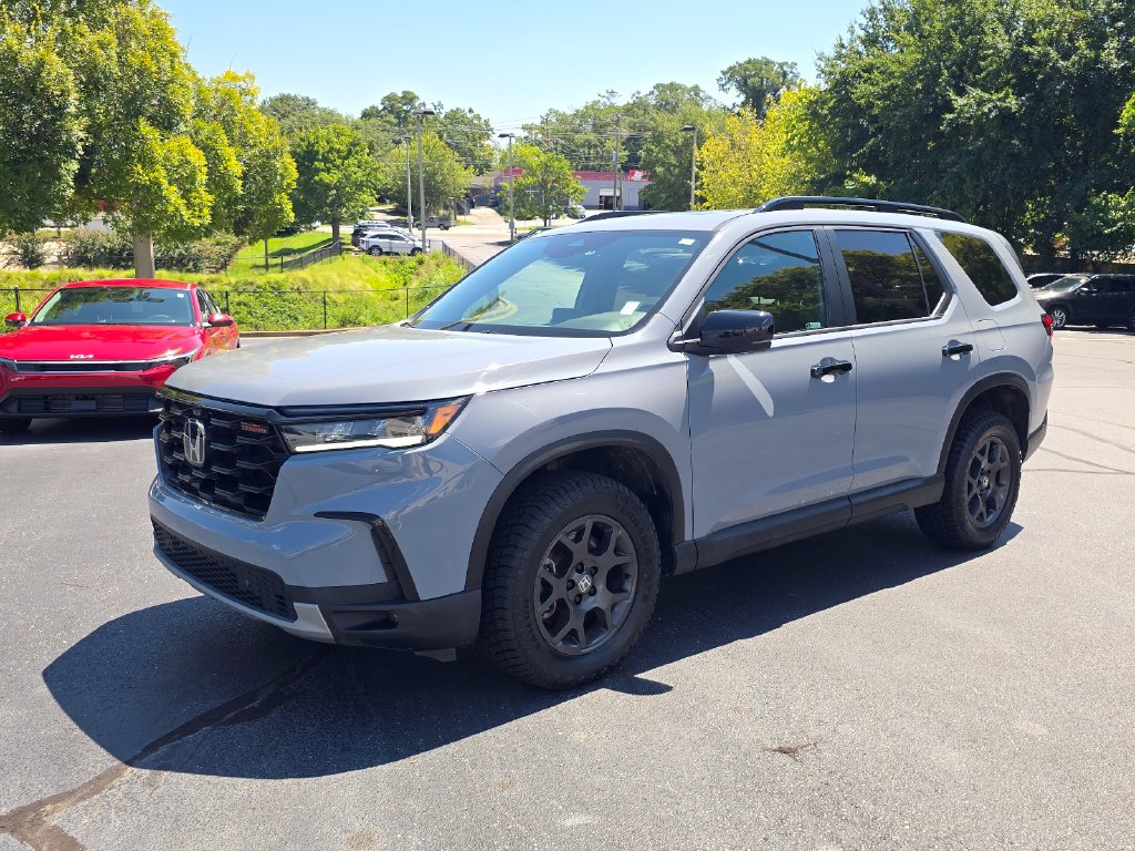 Used 2024 Honda Pilot TrailSport image 7