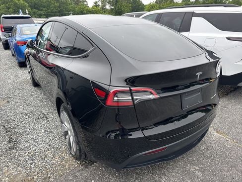 Used 2023 Tesla Model Y AWD image 6