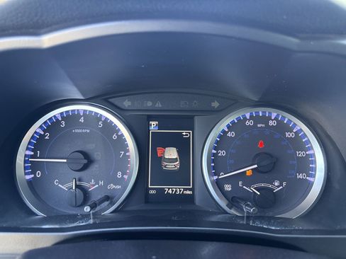 Used 2018 Toyota Highlander LE image 26