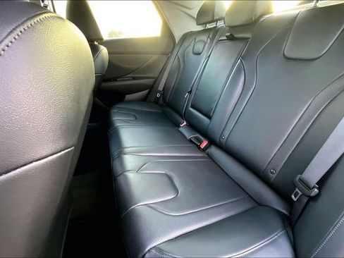 Used 2024 Hyundai Elantra Limited image 19