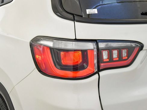 Used 2019 Jeep Compass Altitude image 12