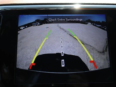 Used 2020 Jeep Grand Cherokee Overland AWD/4WD image 23
