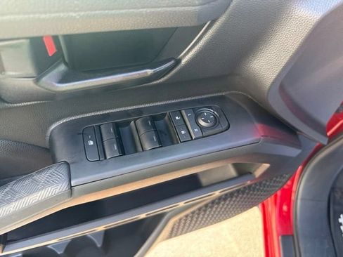 Used 2025 Toyota Tacoma SR5 AWD/4WD image 16