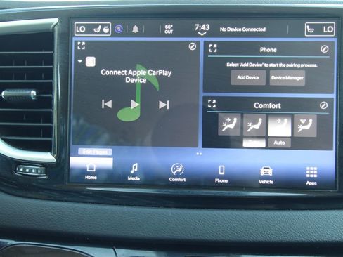 Used 2024 Chrysler Pacifica Touring-L FWD image 31