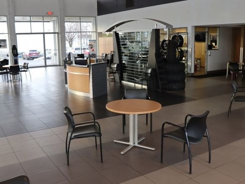 Used 2023 Chevrolet Silverado 1500 ZR2 w/ Technology Package image 38