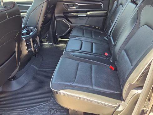 Used 2023 RAM 1500 Laramie AWD/4WD image 5