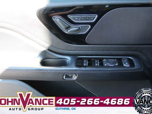 Used 2022 Lincoln Aviator AWD w/ Premium Package image 29