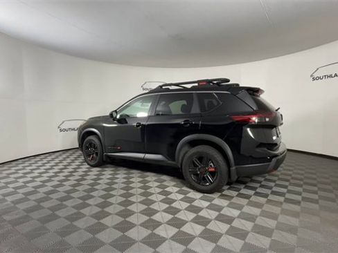 Certified 2025 Nissan Rogue SV image 6