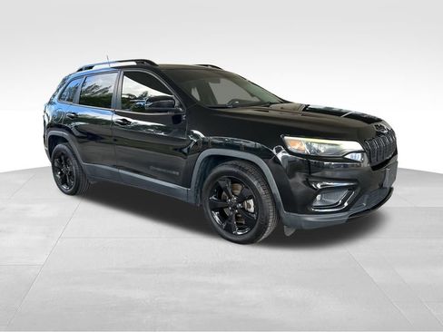 Used 2019 Jeep Cherokee Latitude Plus image 2