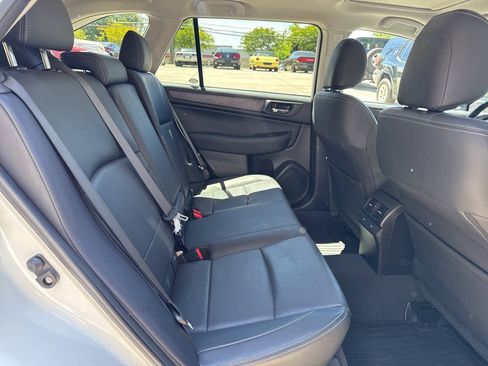 Used 2017 Subaru Outback 3.6R Limited AWD/4WD image 14