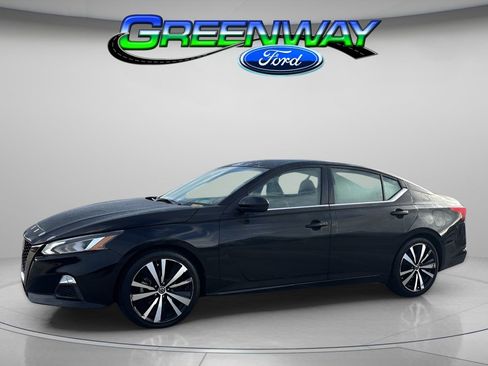 Used 2021 Nissan Altima 2.5 SR image 1