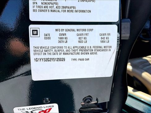 Used 2000 Chevrolet Corvette Convertible w/ Performance Handling Pkg RWD image 16