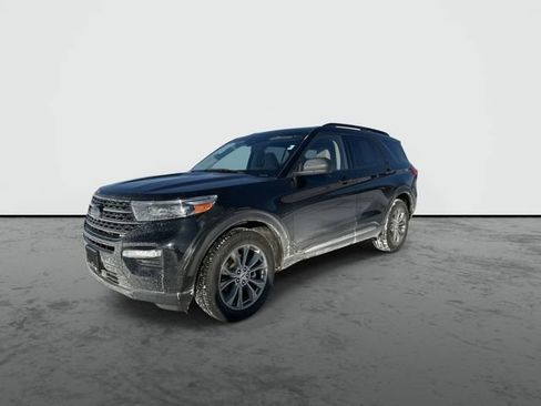 Used 2020 Ford Explorer XLT w/ Equipment Group 202A image 4
