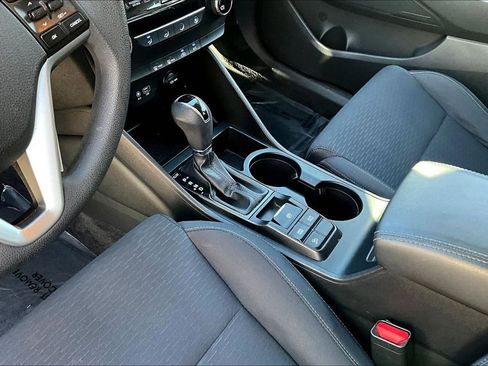 Used 2020 Hyundai Tucson SE w/ Cargo Package image 16