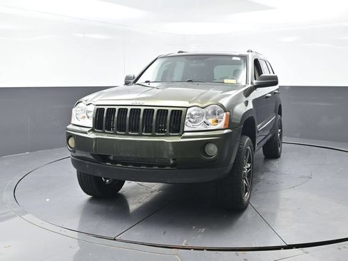 Used 2007 Jeep Grand Cherokee Laredo AWD/4WD image 4