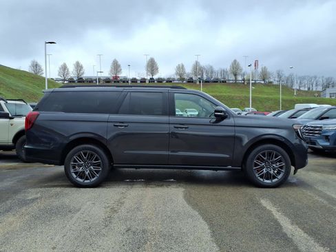 Used 2025 Ford Expedition Max Platinum w/ Stealth Performance Package image 6
