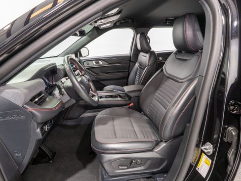Used 2025 Ford Explorer ST-Line w/ ST-Line Street Pack AWD/4WD image 15