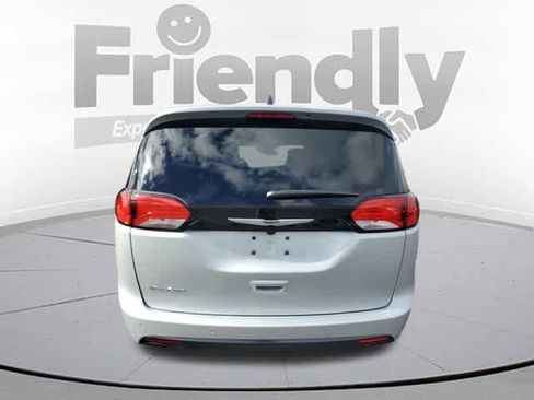 New 2026 Chrysler Voyager LX image 4