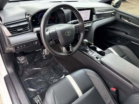Used 2025 Toyota Camry SE FWD image 22