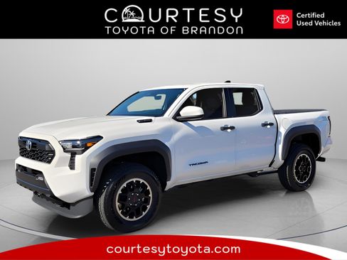 Certified 2025 Toyota Tacoma TRD Off-Road image 1