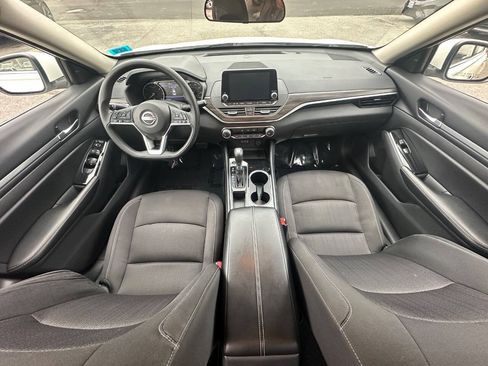 Used 2023 Nissan Altima 2.5 SV FWD image 12