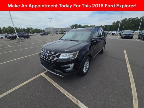 Used 2016 Ford Explorer XLT w/ Equipment Group 202A FWD image 2