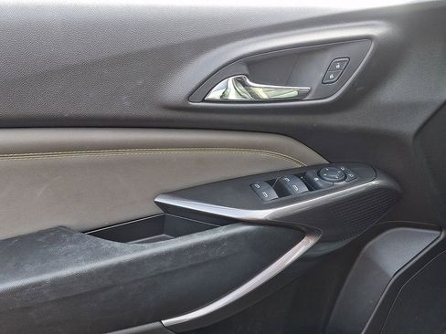 Used 2025 Chevrolet Trax ACTIV w/ Driver Confidence Package image 12