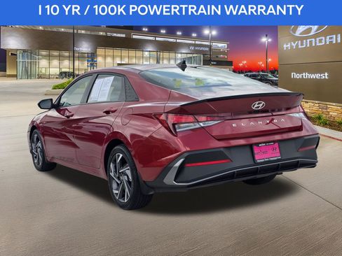Used 2025 Hyundai Elantra Sport image 9