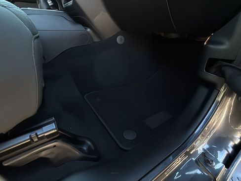 Used 2018 Jeep Wrangler Unlimited Sahara image 37