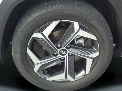 Used 2023 Hyundai Tucson Limited AWD/4WD image 9