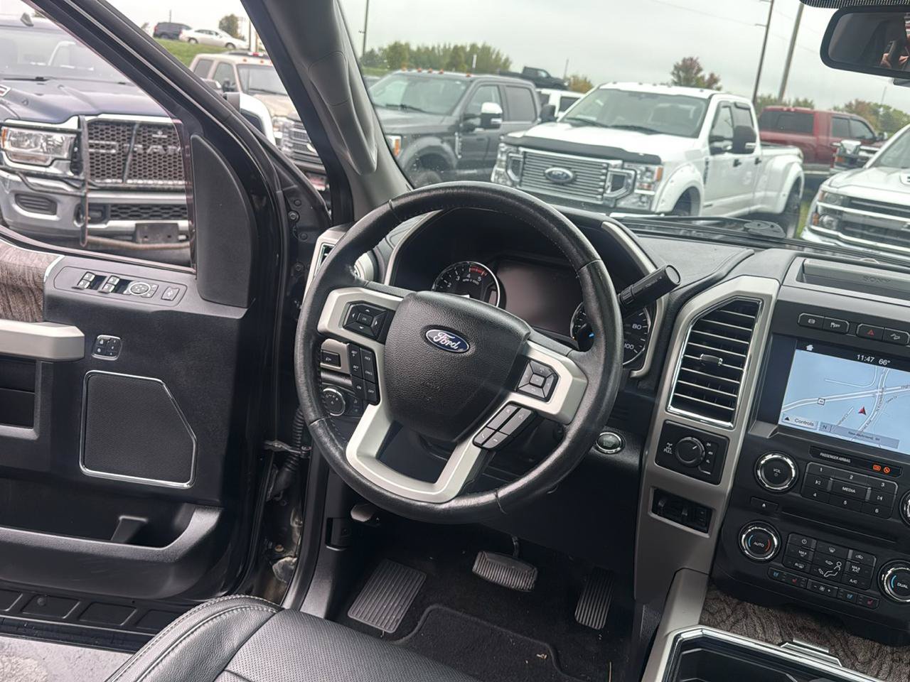 Used 2017 Ford F250 Lariat w/ Lariat Ultimate Package AWD/4WD image 26